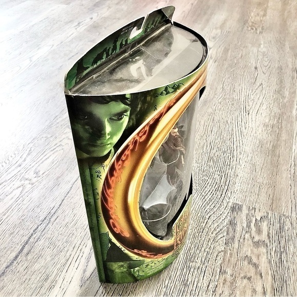 TOYBIZ Gimli figure Lord of the Rings Fellowship of the Ring 2001 sealed. - Picture 3 of 6